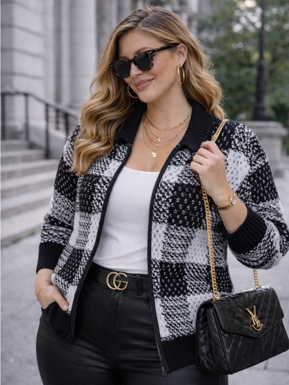 Lovely Plus Size 3X CJ Banks Black & White Zip-Front Knit Cardigan